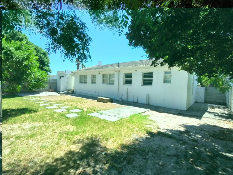 4 Bedroom Property for Sale in Table View Western Cape